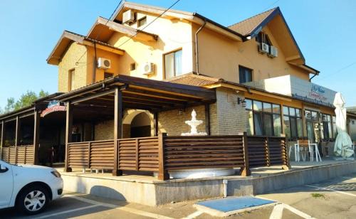 Caracal House | Randevu