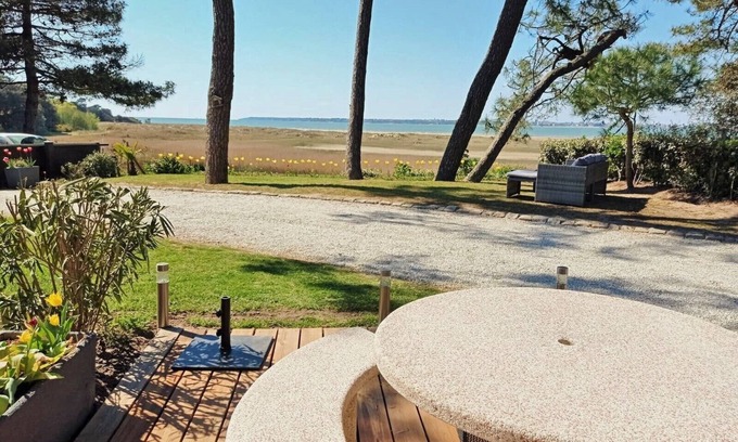 Saint-Brevin-les-Pins House | Rare! 170m2 waterfront villa with swimming pool in private cul-de-sac.