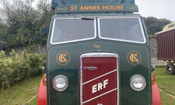 Turnchapel House | Rare 1954 Renovated Vintage Lorry - Costal Location