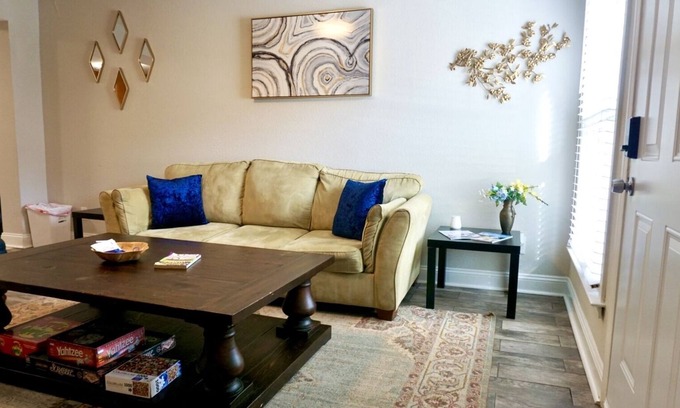 Villa Heights House | Rare Charming Townhome By Plaza Midwood/Noda, 10 min drive uptown
