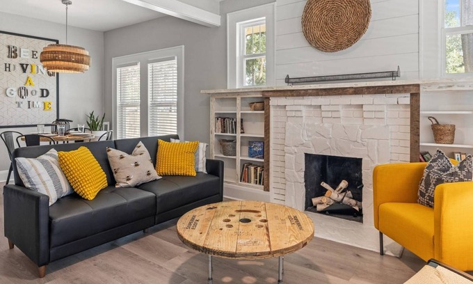 South Seminole Heights House | Rare Find! BeeKeeper's Inn - Beautifully Renovated 1929 Home on Brick Street |Walk to Breweries