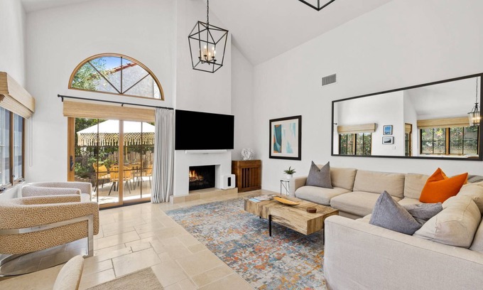 Palm Desert Condo | Rare Find - El Paseo Shopping District! EV Charging Station! Pickleball!
