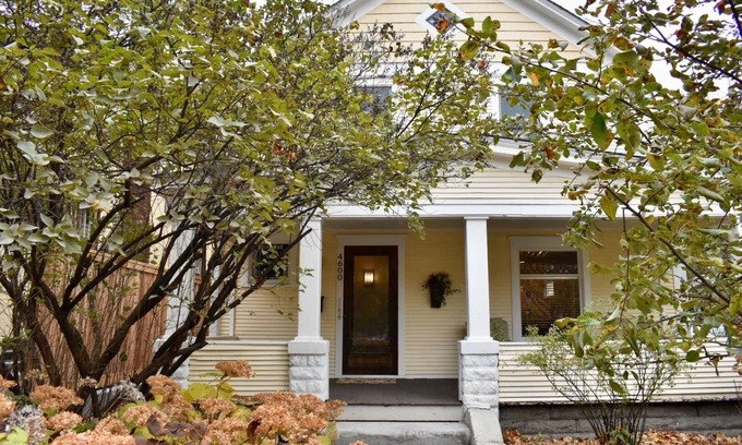 Southwest Minneapolis House | Rare Lake Harriet 4BR, great walking neighborhood yet min to downtown and MOA