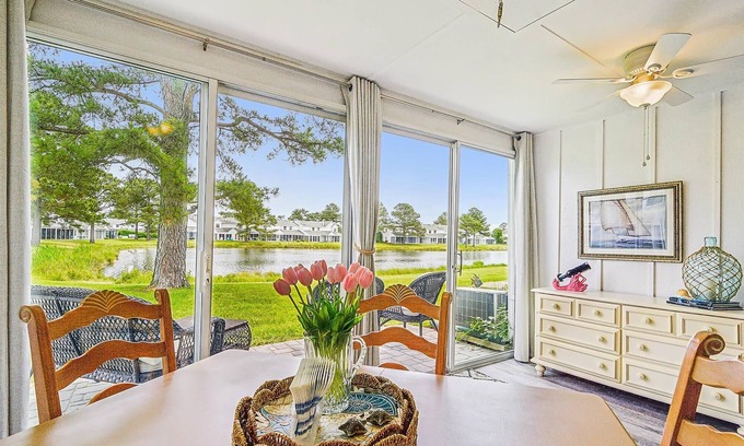 Selbyville House | Rare Open-Concept Mallard Lakes Townhome | Near Fenwick Beaches