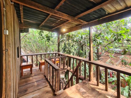 Ban Lung House | Ratanakiri Homestay & Jungle Trek