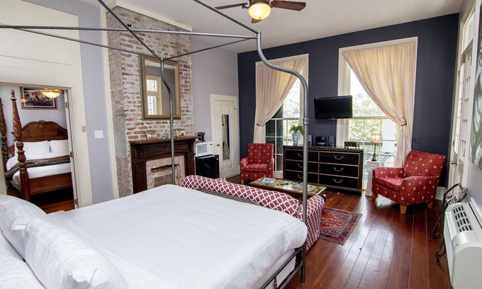 Treme Hotel | Rathbone Mansions - King Queen Suite