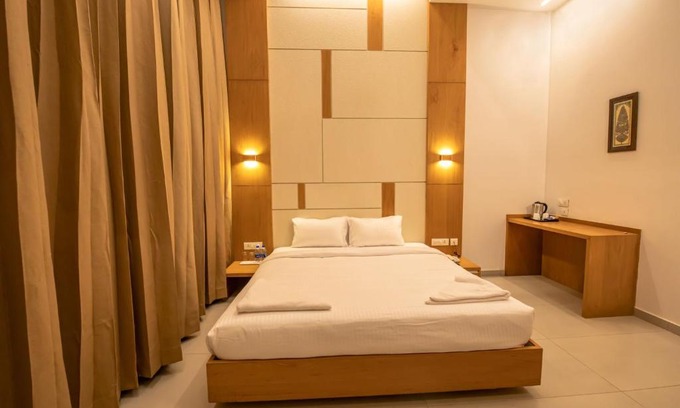 Teynampet Hotel | RATHNA RESIDENCY - Near US CONSULATE