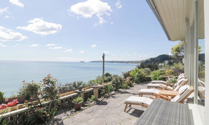 Seaton Cottage | RAVEN COTTAGE, pet friendly, country holiday cottage in Downderry
