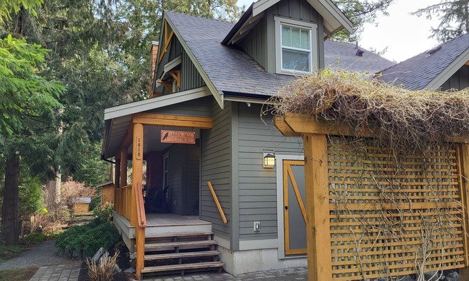 Lindell Beach Cottage | Raven Nest Cottage