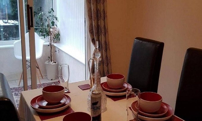 Luton Apartment | Ravenhill House - Huku Kwetu (Luton)