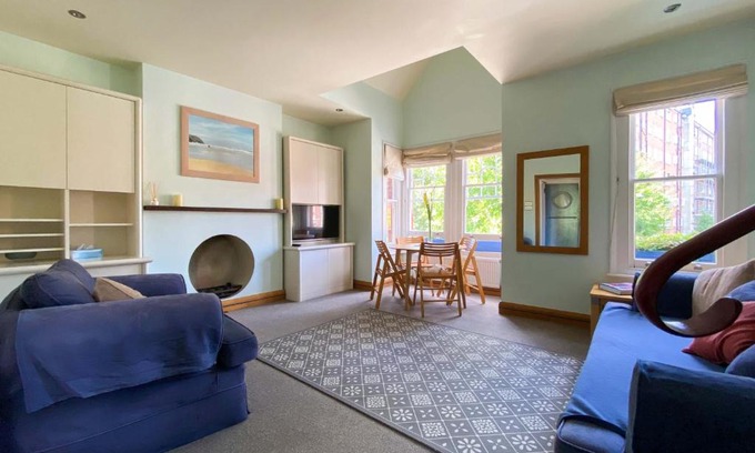 Ravenscourt Park Apartment | Ravenscourt Gardens