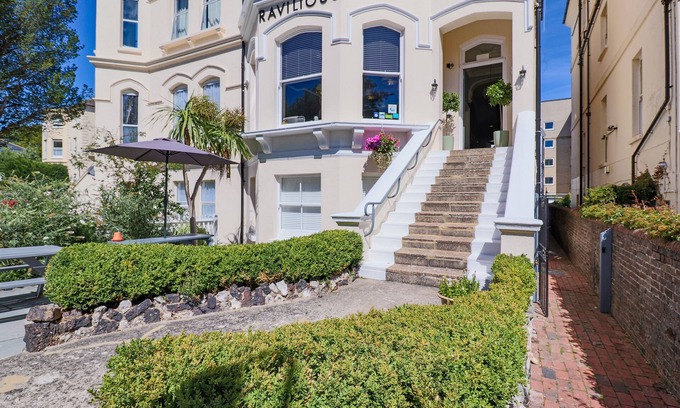 Eastbourne Seafront Bed & Breakfast | Ravilious