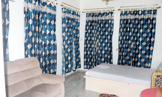 Bhowanipore Hotel | Raviz Inn