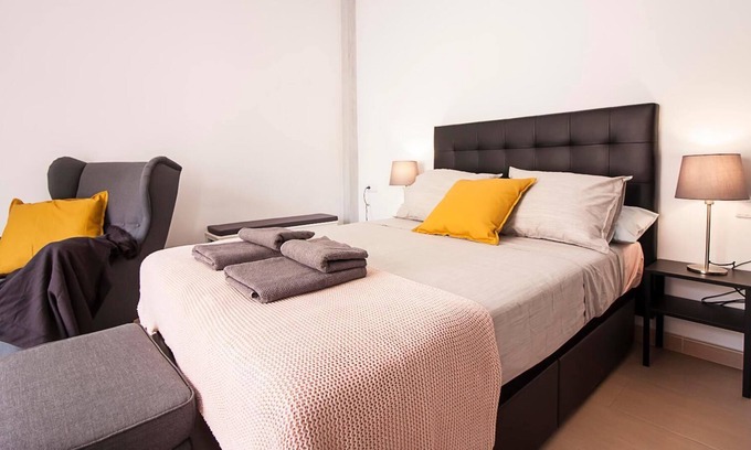 Lagunillas Hostel | Rayito 2B FreshApartments by Bossh!