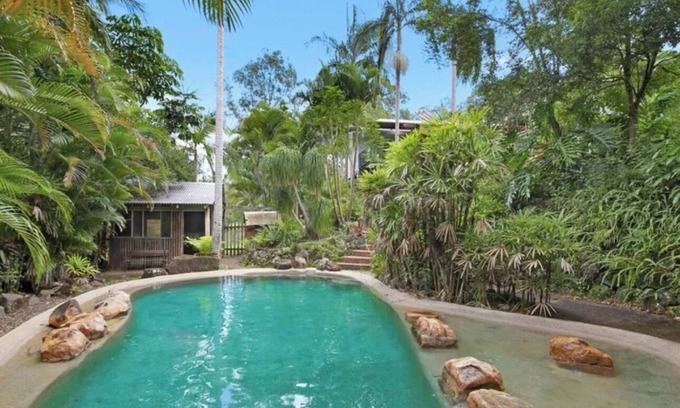 Tinbeerwah House | ‘Raylyn’ Noosa Hinterland Family Stay