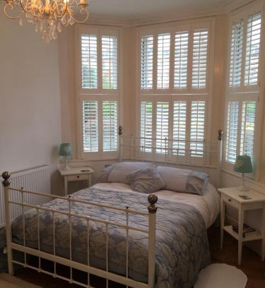Douglas Bed & Breakfast | Raymonds