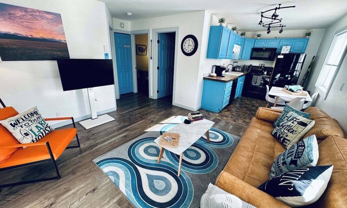 Joseph Condo | Razz Lake 2nd floor 2 bdrm condo