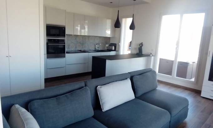 Cavaliere Apartment | Rce porto di mar 1 "Alidade" 51 bd Pasteur 300m range- private parking - sea view