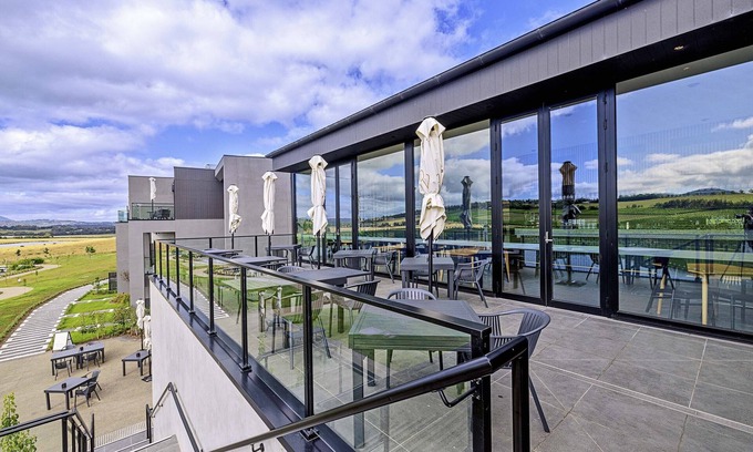 Ivanhoe East Hotel | Re'em Yarra Valley