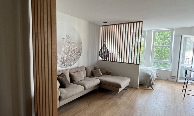 Old Town Apartment | Ready-to-live-in design apartment next to Beethovenhalle with underground parking space