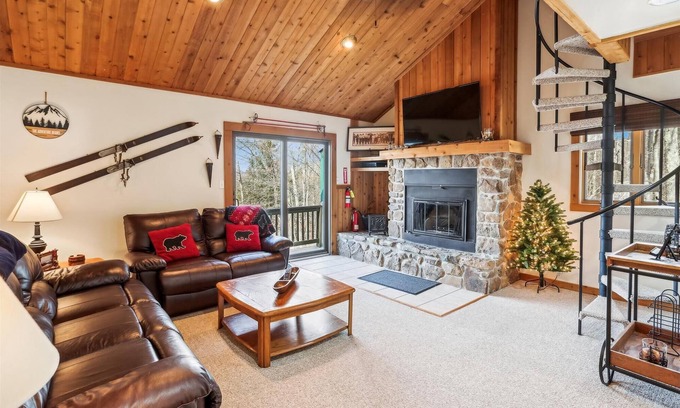 Canaan Valley Condo | Ready to ski? This is the place to be! Check out Ski Ride Inn!