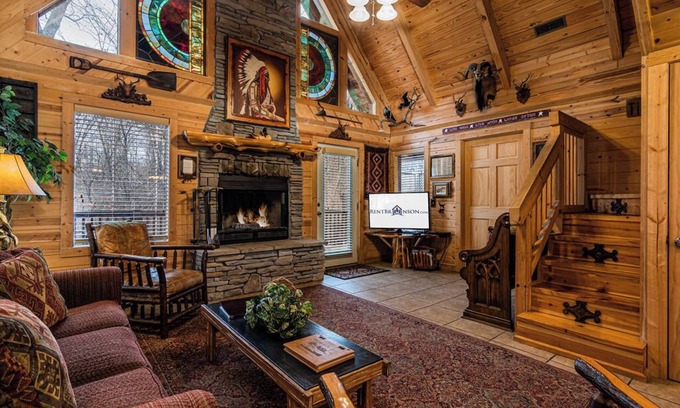 Big Cedars Cabin | Real Cabin, Highend Decor, Hot Tub, Loft, Gametable, Near BigCedar