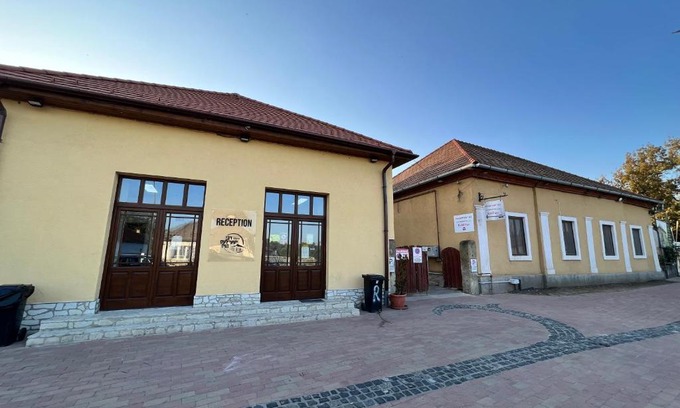Bodrogkeresztur Apartment | Reb Shayeles House Kerestir