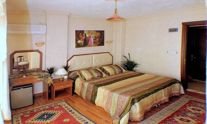 Selcuk House | rebetika hotel located secuk near ephesus (Triple Bed) 1