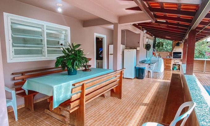 Rio Vermelho Sul House | Recanto on the edge of the lagoon in Rio Vermelho