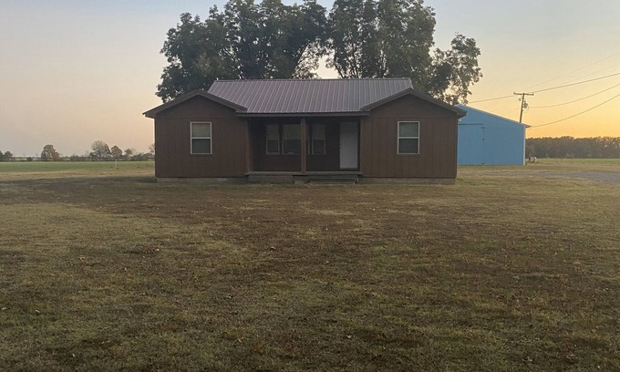 Gregory Cabin | Recent Remodel 2-bedroom 1 bath. Minutes from Steve N Wilson Raft Creek WMA