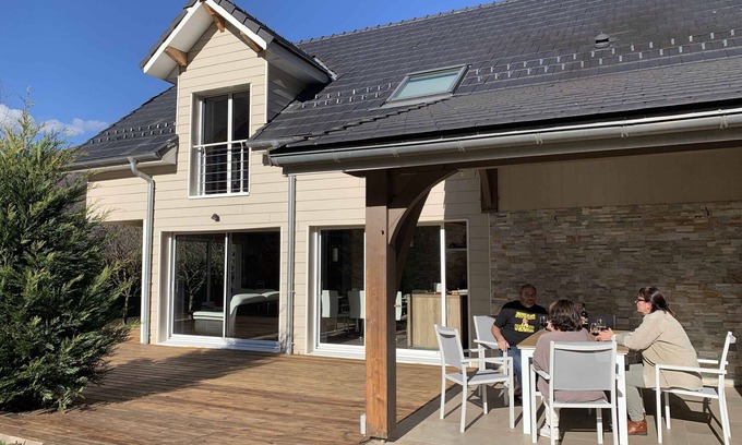 Saint-Mamet House | Recent villa with great comfort, air conditioning, 3 bedrooms, 3 shower rooms, garden