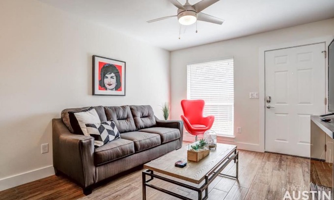 Parker Lane Apartment | Recently Remodeled Home Close to South Congress