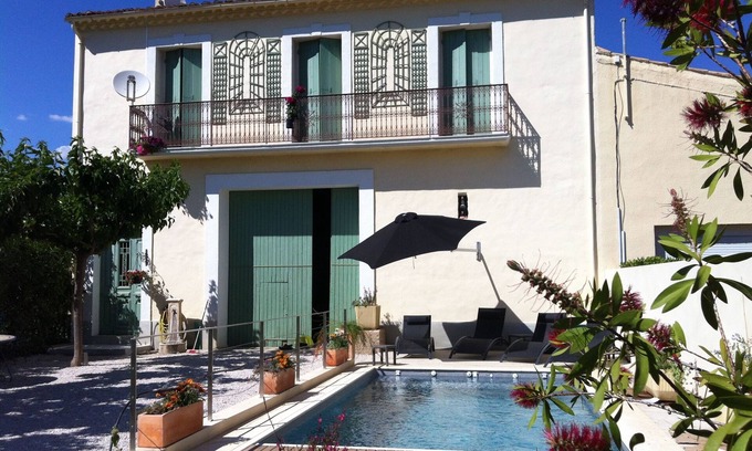 Lezignan-la-Cebe Villa | Recently renovated vineyard 5* house with heated pool and private garden
