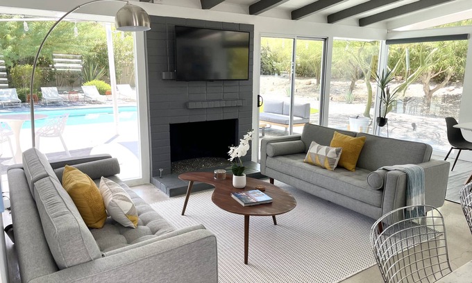 Magnesia Falls Cove House | Recently Renovated Mid Century Retreat In The Desert