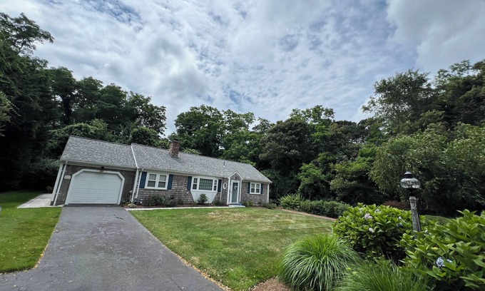 Dennis House | Recently Renovated Beach Home located close to Bayside Dennis Beaches