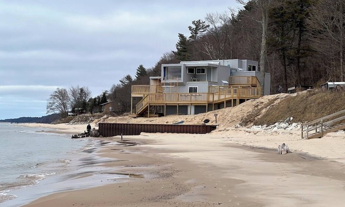 Claybanks Township House | Recently renovated fabulous 6-bedroom house in Montague, right on Lake Michigan.