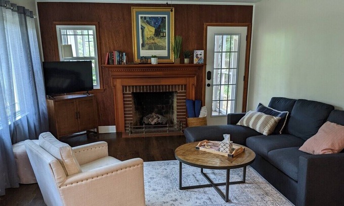 Durham House | Recently renovated three-bed, one-bath home with modern, clean, comfortable furnishings