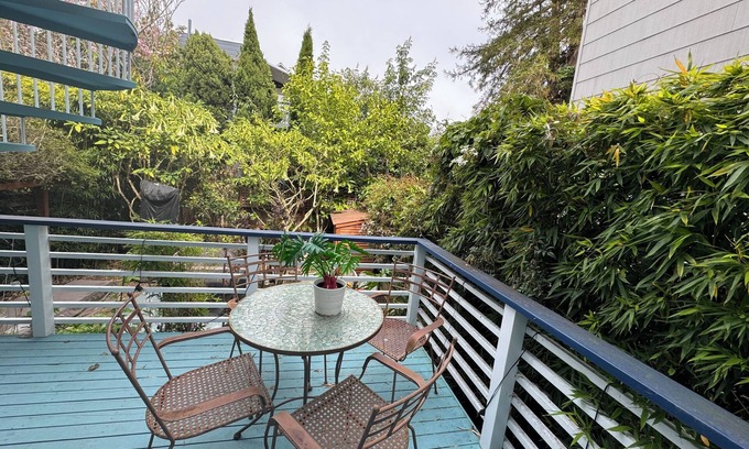 Bernal Heights Apartment | Recharge in Lush Gardens in the Heart of Bernal Heights