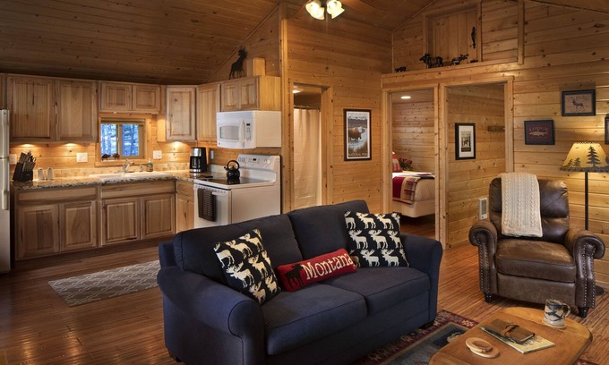 Columbia Falls Cabin | Reclusive Moose Cabin 10 Minutes to West Glacier Entrance