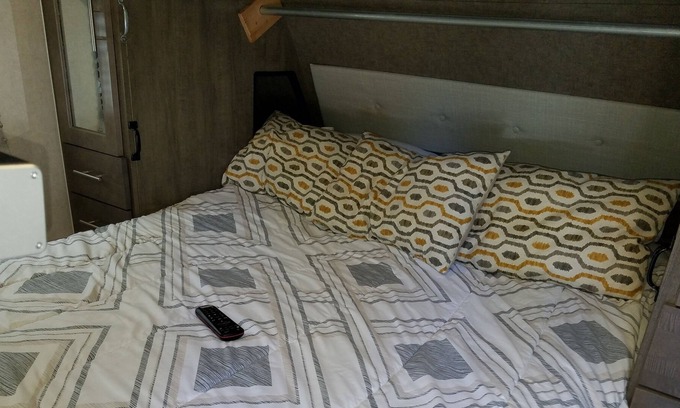 Cottage Grove House | Recreational Vehicle