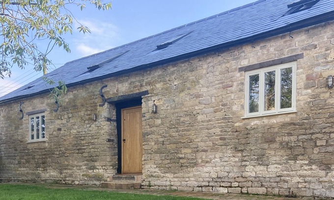 Castle Bytham House | Rectory Farm Barn - deluxe 3 bedroom barn