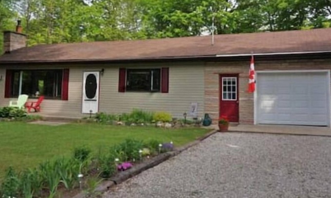 Red Bay House | Red Bay Beach Cottage Rental, ON