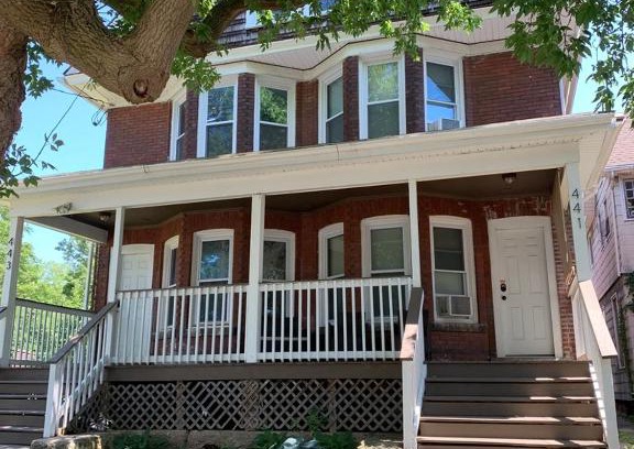 Downtown Niagara Falls House | Red Brick Inn - Walk to the Falls, the Casino and all Downtown Restaurants