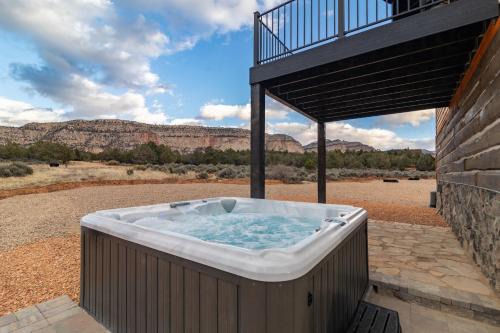 Orderville House | Red Canyon Casita-Brand New, Views, Hot Tub, Near Zion & Bryce