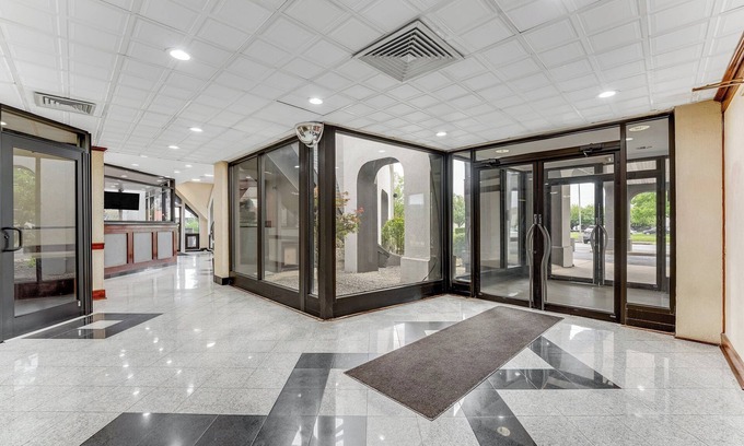 Somerton Hotel | Red Carpet Inn & Suites