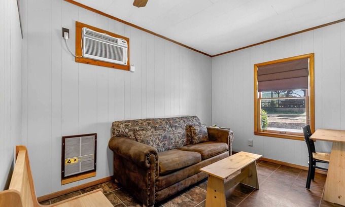 Jenkins Cabin | Red Cedar Cabin - Bring Your Boat, Enjoy The Swim Dock, Kayaks, Pool, and Views! | 5