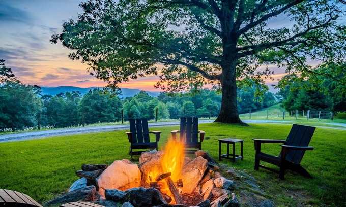 Scaly Mountain Cabin | Red Cedar Cabin | Mt view | Fireplace | Hot tub