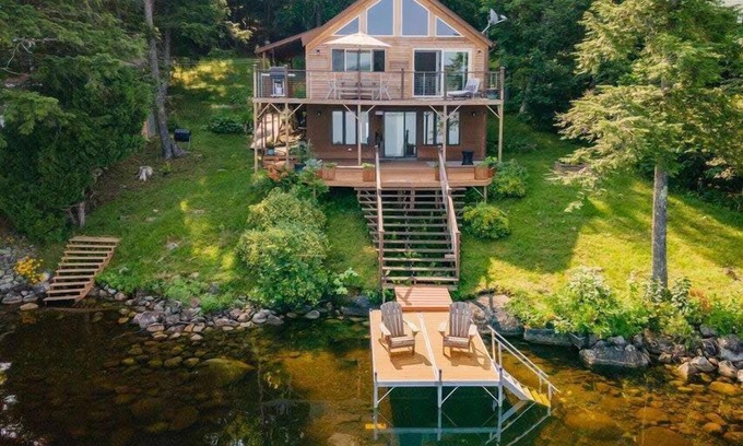 Sidney House | Red Cedar Haven Lakefront Dock Kayaks