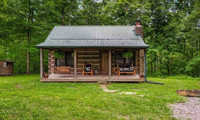 Nashville Cabin | Red Cedar Log Cabin in Nashville