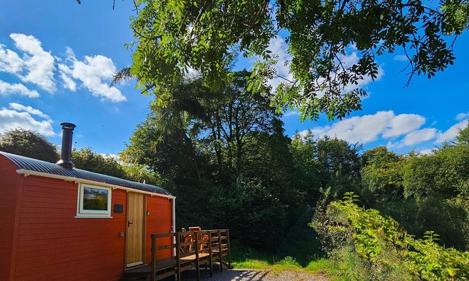 Oswestry Cottage | RED KITE AT WILD VALLEY HUTS, pet friendly in Llanrhaeadr-Ym-Mochnant